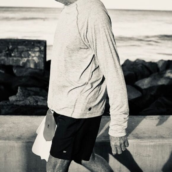 NEW Outerknown Sun Shirt XXL - Picture 1 of 7